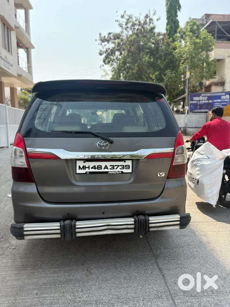 Toyota Innova 2012