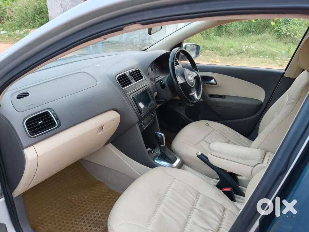 Volkswagen Vento Highline Petrol 2011 Drive