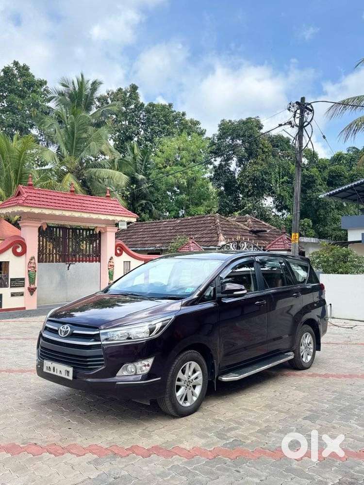 Toyota Innova Crysta 2.8 Gx At 8 Seater, 2016, Diesel