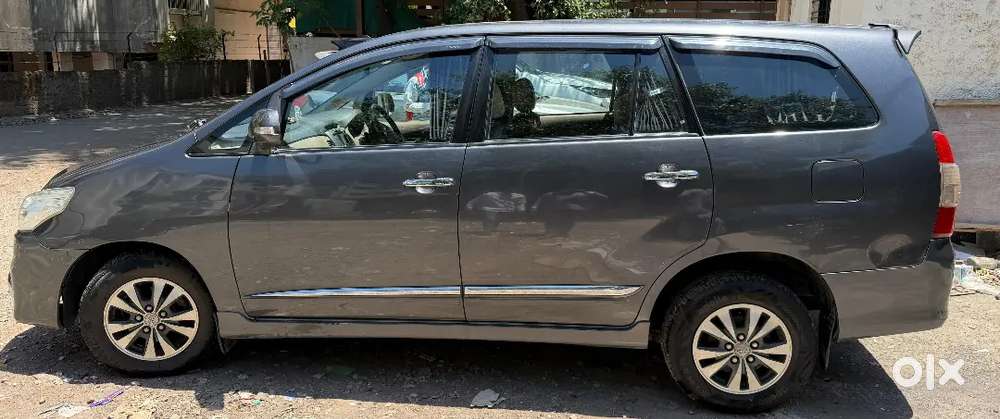 Innova 2.5 V
2015 (november) Model 
Single Owner 
1,15,000 Km