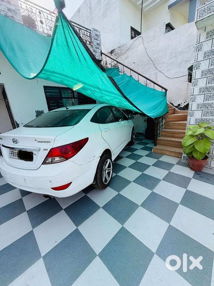 Hyundai Fluidic Verna 2012.