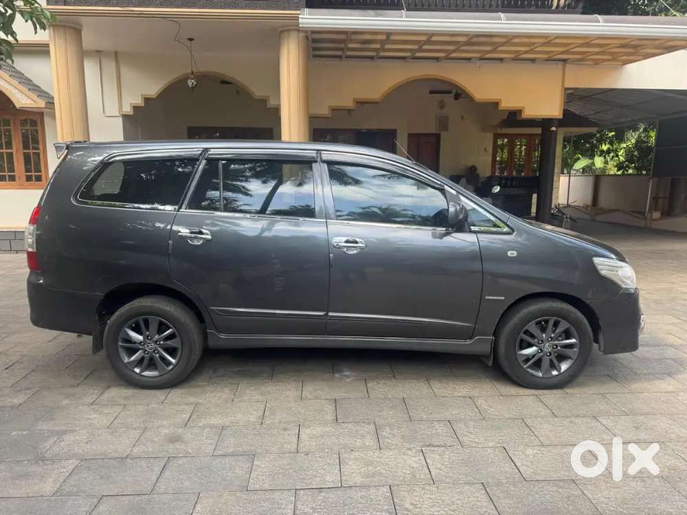 Toyota Innova 2.5 2015