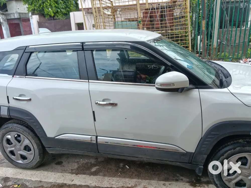 Maruti Suzuki Brezza 1.5 Vxi 2025
