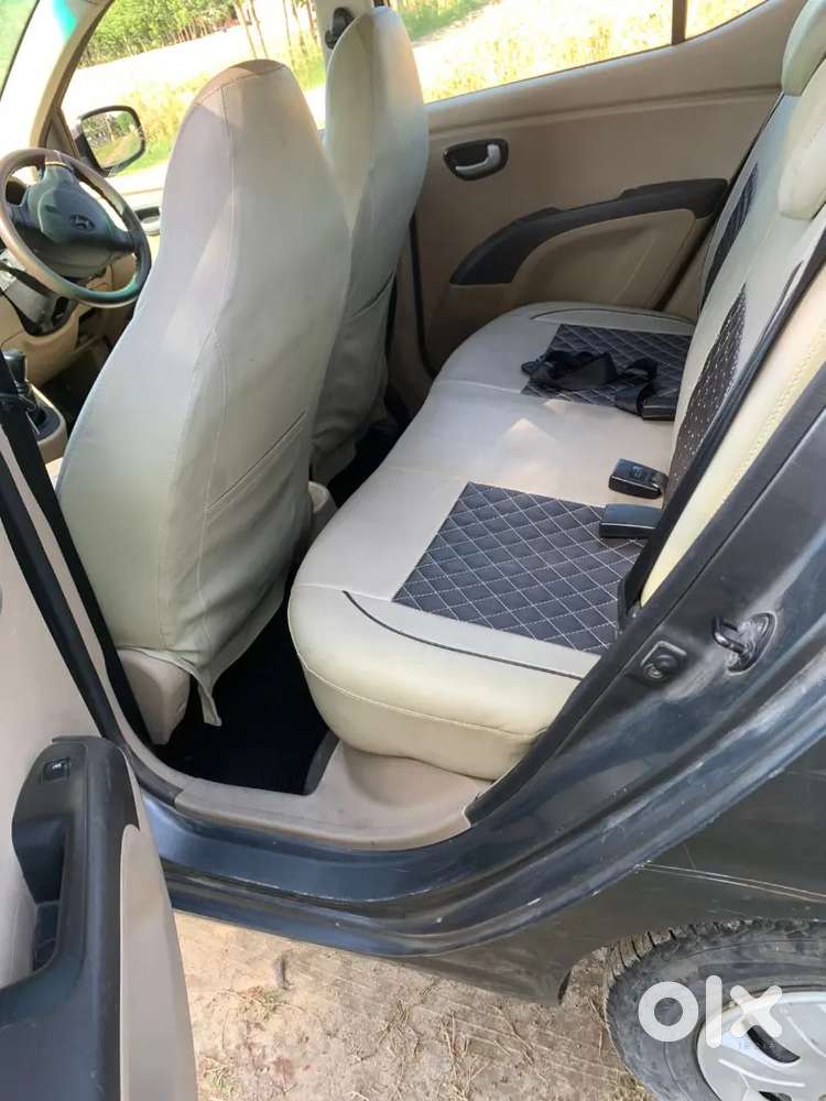 Top Variant With Rear Wiper