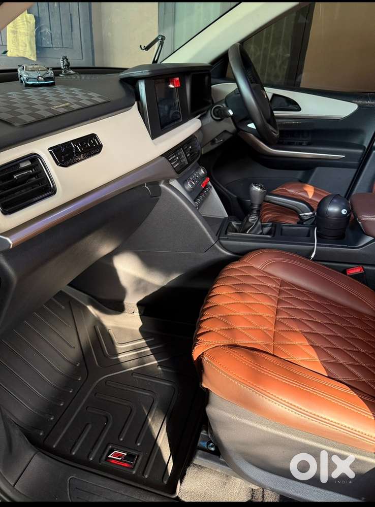 Mahindra Xuv700 2022 Diesel 25900 Km  Driven