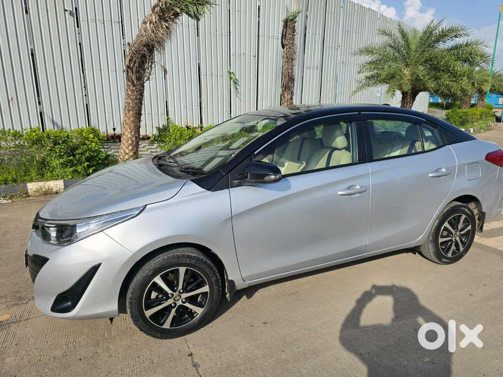 Toyota Yaris V Cvt, 2019, Petrol