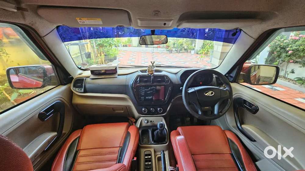 Mahindra Tuv 300 2017