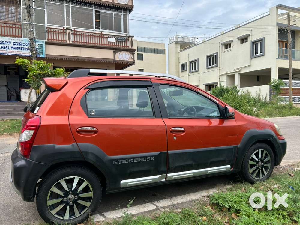 Toyota Etios Cross 2014