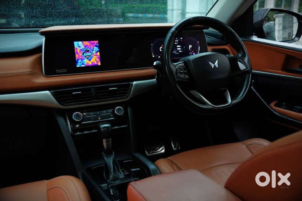 Mahindra Xuv700 2.0 Ax 5 Petrol At Str, 2022, Petrol