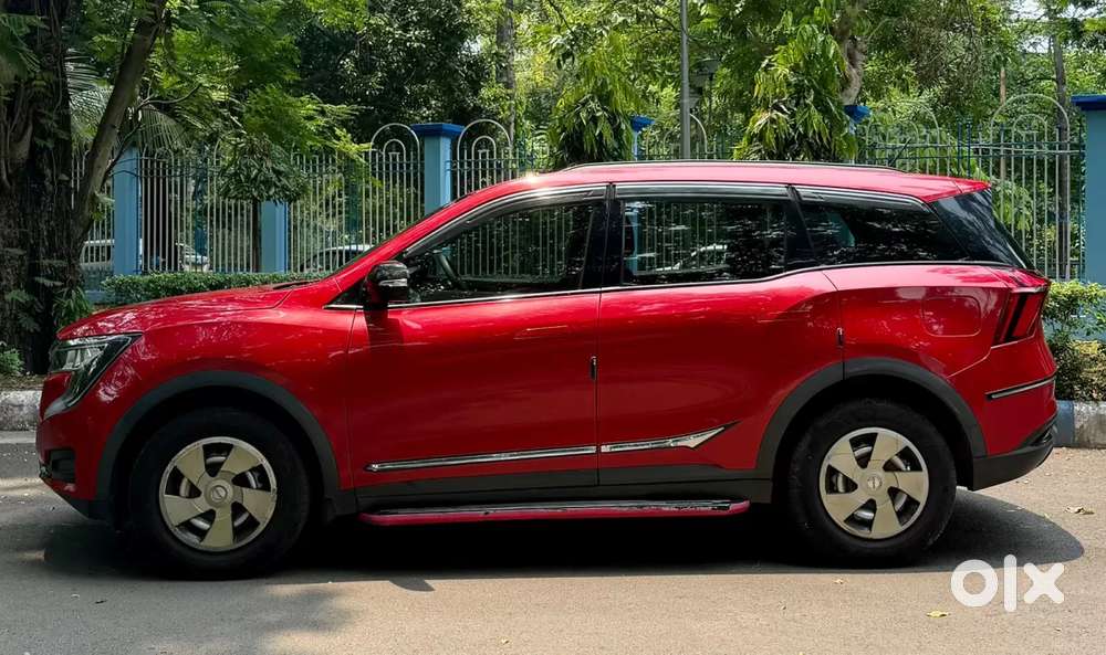 Mahindra Xuv700 2.0 Mx Petrol Mt 5 Str, 2023, Petrol