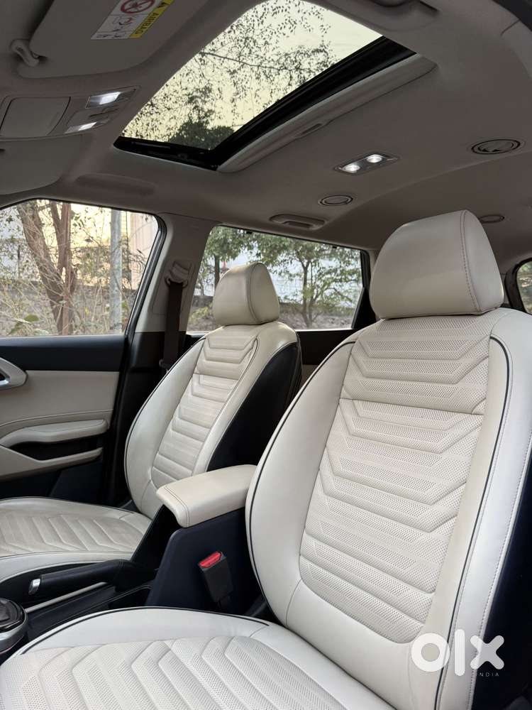 Kia Carens Luxury (o)1.5 Diesel At 7 Str, 2022, Diesel