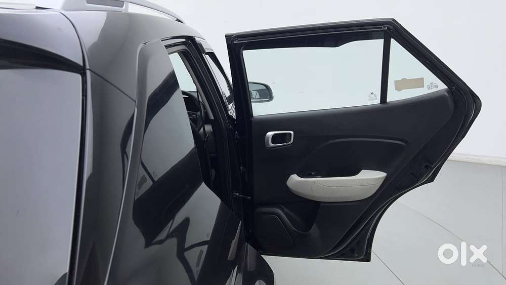 Hyundai Venue 1.2 S (o), 2024, Petrol