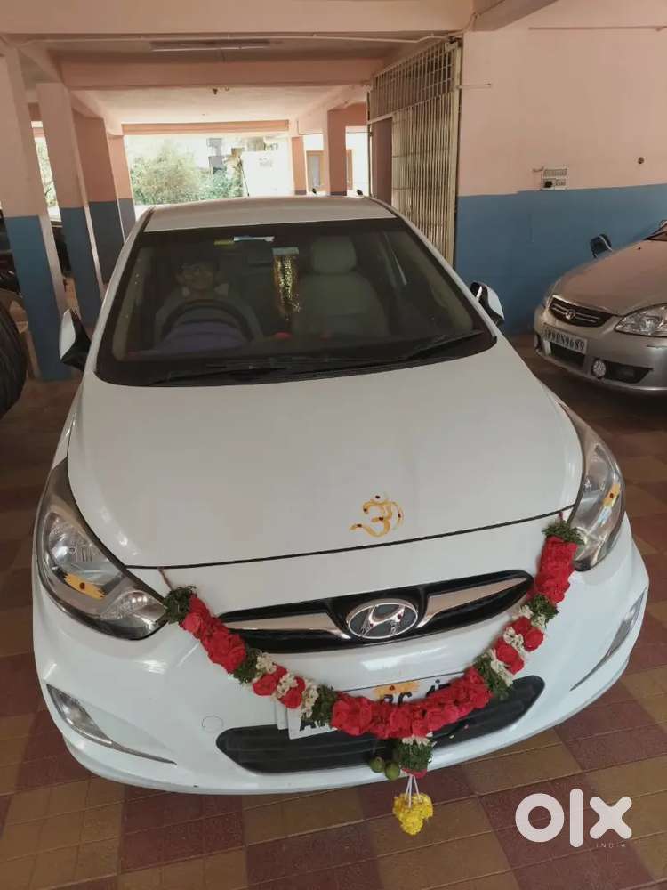 Hyundai Verna Fludic Automatic