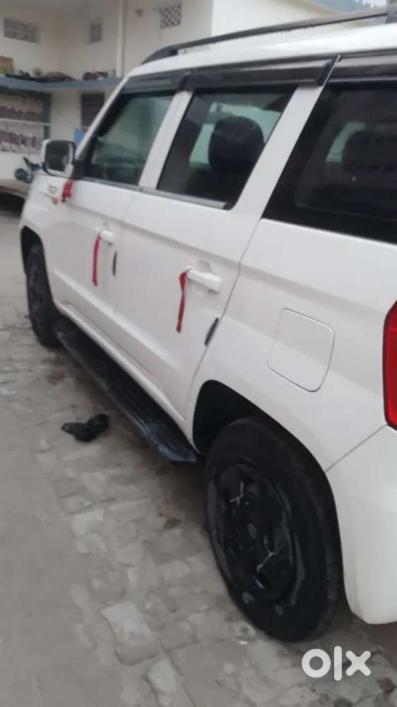 Mahindra Tuv 300 2017 Diesel 65000 Km Driven