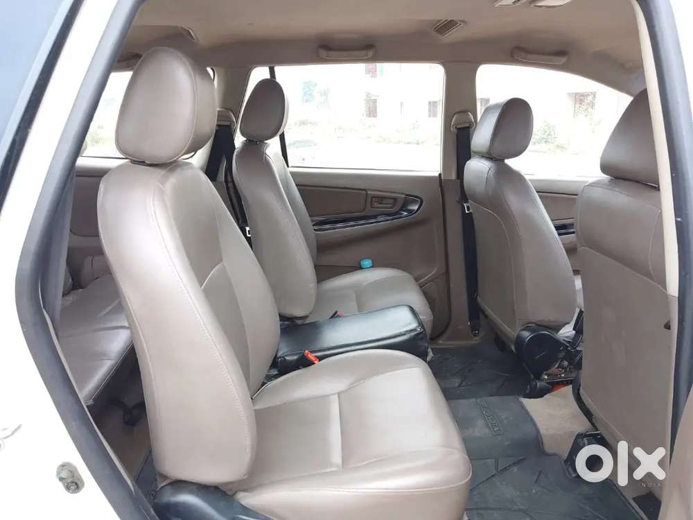 Toyota Innova 2016 Diesel 120000 Km Driven