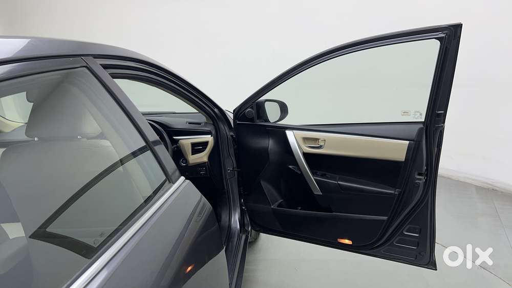 Toyota Corolla Altis 1.8 Gl, 2015, Petrol