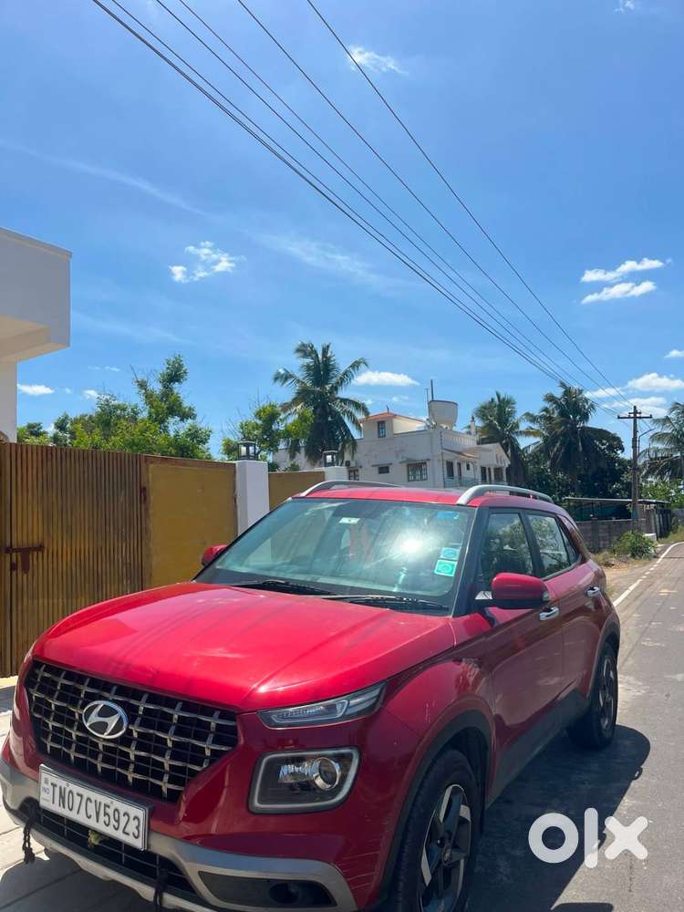 Hyundai Venue 2020 Petrol 27000 Km Driven