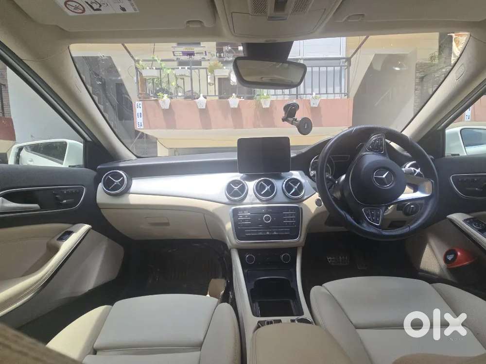 Mercedes-benz Gla Petrol 2018 With 8th Major Service Done