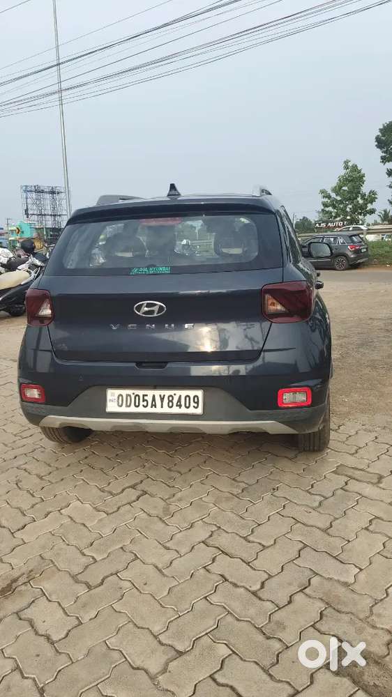 Hyundai Venue 2020 Petrol Well Maintained