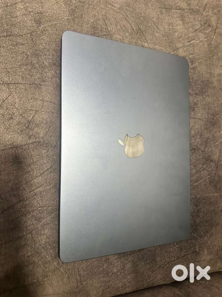 Macbook Air M2 13 inches