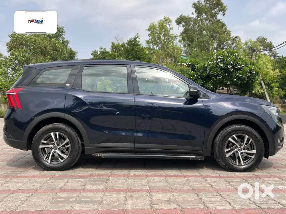 Mahindra Xuv700 2.0 Ax 5 Petrol Mt 7 Str, 2022, Petrol