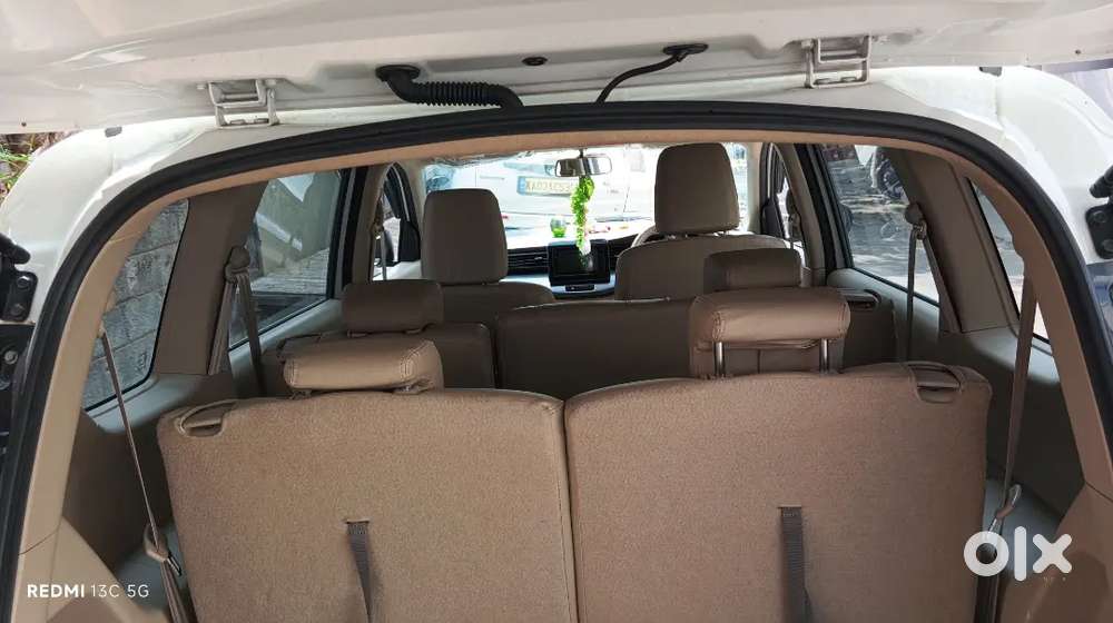 Car Good Condition Well Maintained, Show Room Services Very Low Km Dri