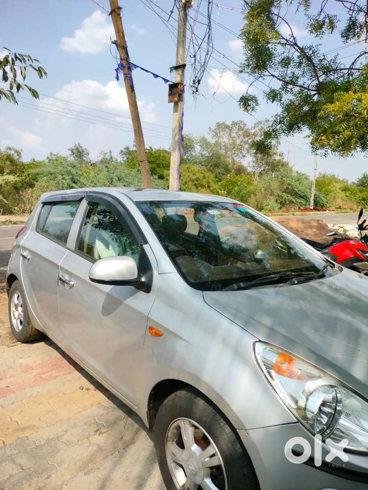 Hyundai I20 Asta 2009 Sunroof With 8 Airbags