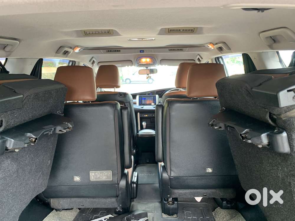 Toyota Innova Crysta 2.8 Zx At 7 Seater, 2017, Diesel