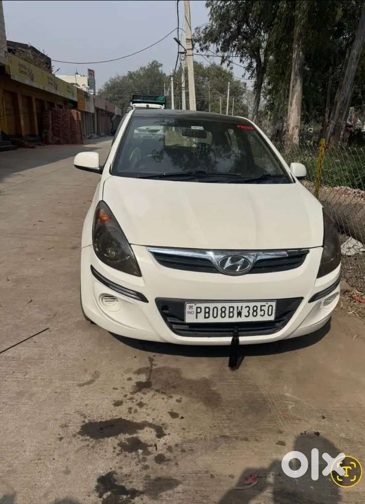 Hyundai Car I20, Model 2011