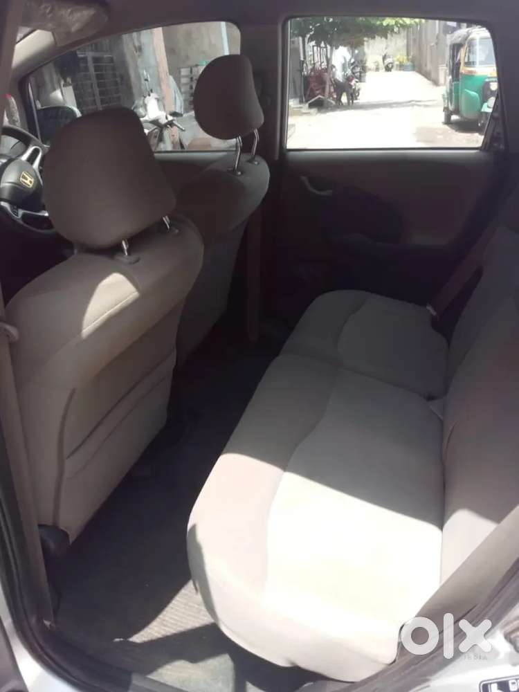 Honda Jazz 2010 Cng & Hybrids 75000 Km Driven All Documents Completed