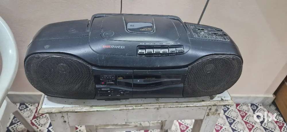BPL Tape recorder with Radio.(Antique) and 2 vintage Roll cameras.