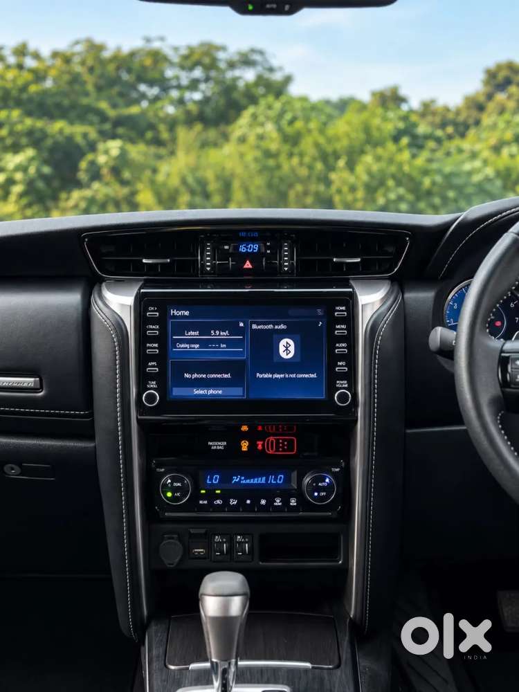 Toyota Fortuner [2021-ongoing] 2.7 2wd Petrol At, 2024, Petrol