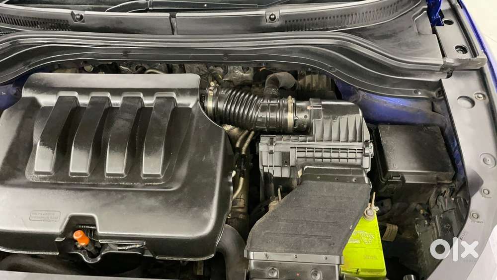 Mahindra Xuv700 2.0 Ax 5 Petrol Mt 7 Str, 2021, Petrol