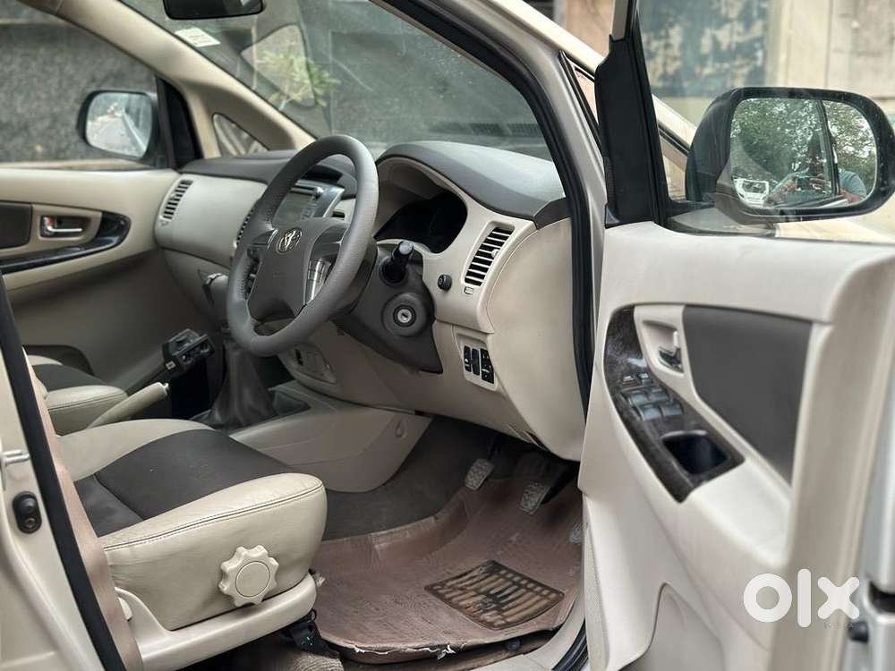 Toyota Innova 2.5 Zx 7 Str Bs-iv, 2015, Diesel
