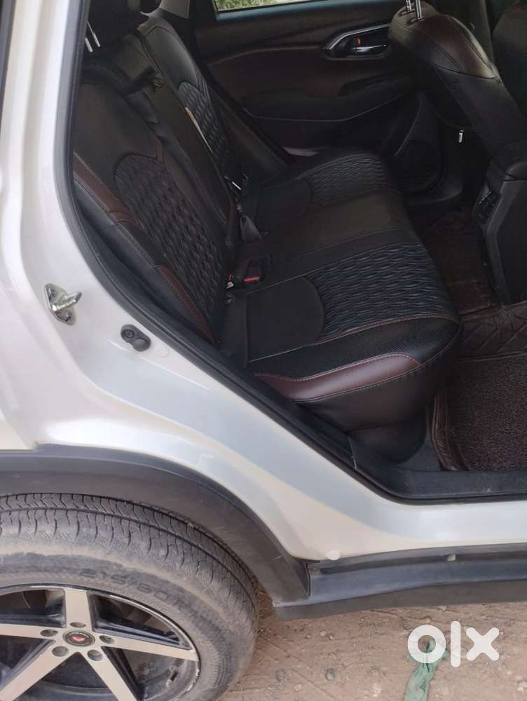 Maruti Suzuki Grand Vitara 1.5 Delta Smart Hybrid At, 2023, Petrol