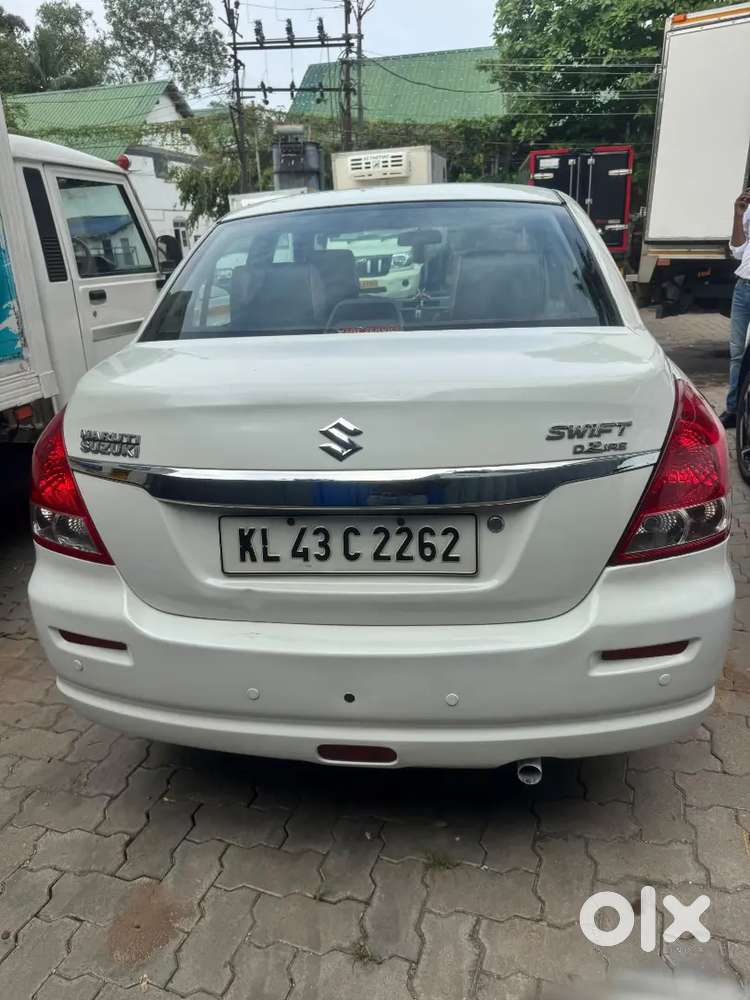 Maruti Suzuki Dzire 1.2 Vxi 2010