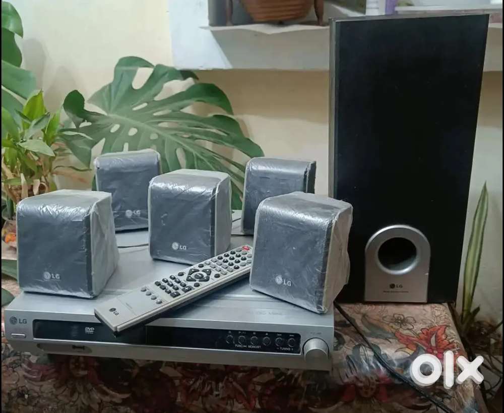 Home Theater LG 5.1 with 5 Speakers with one subwoffer