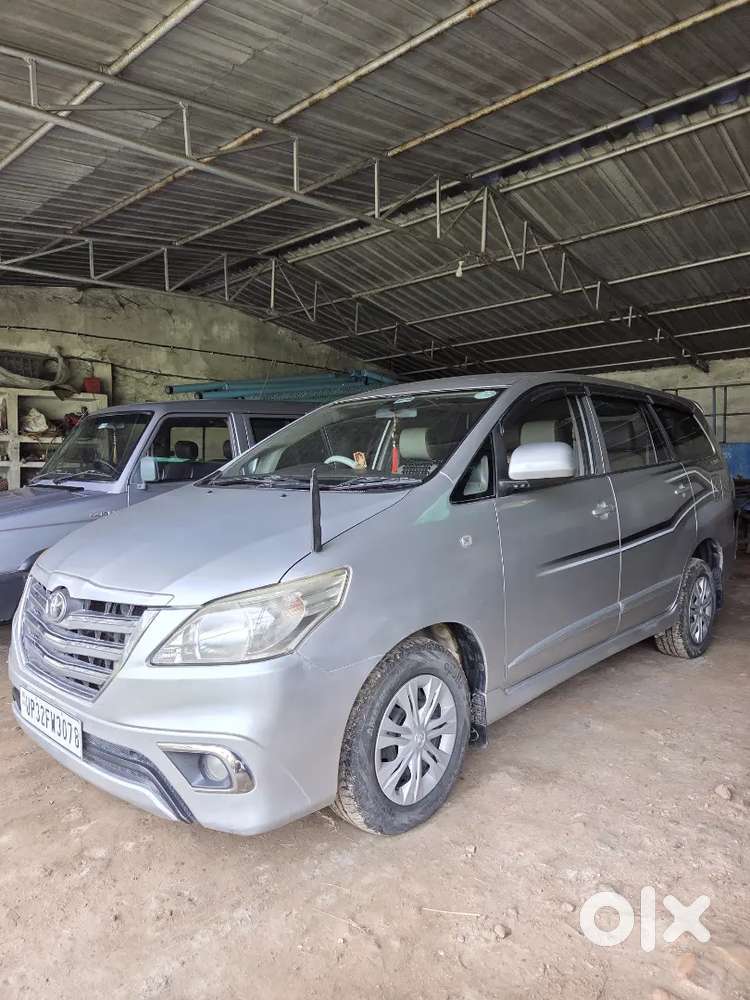 Toyota Innova 2014