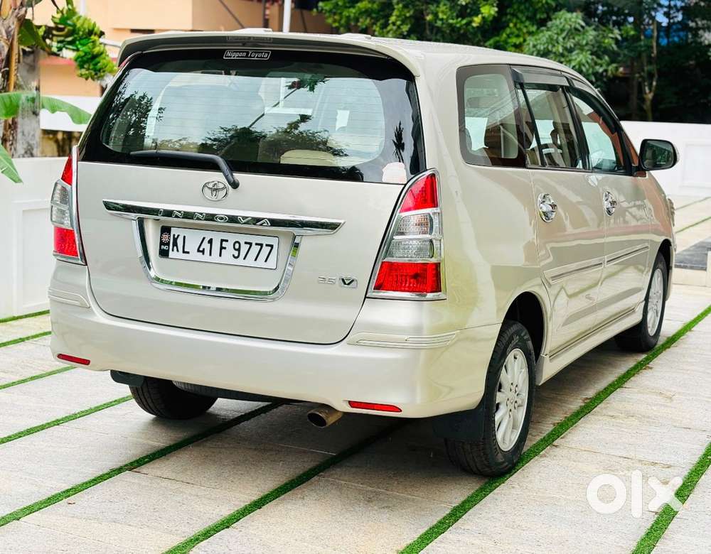 Toyota Innova Diesel 2012