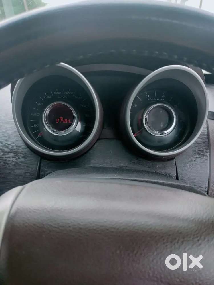 Xuv500 W8 Cell Or Exchange With 5 Seater