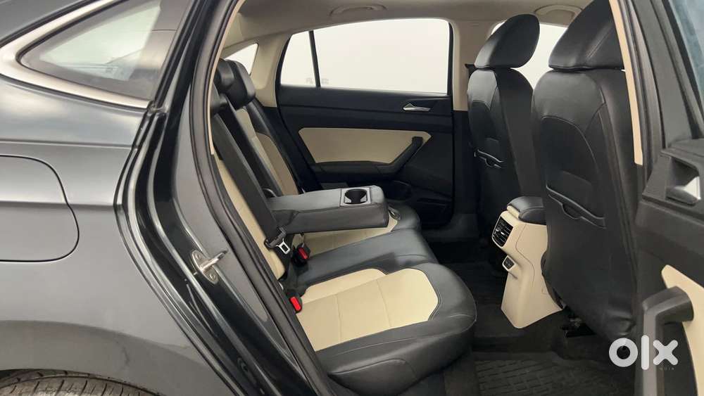 Skoda Slavia Style 1.0l Tsi Mt, 2023, Petrol