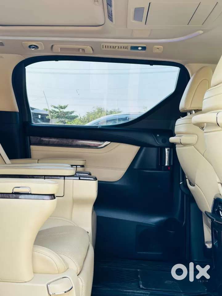 Toyota Vellfire Vip – Executive Lounge, 2023, Petrol