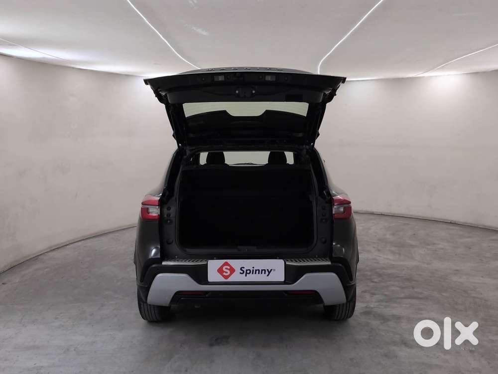 Nissan Magnite 1.0 Xv Premium, 2023, Petrol