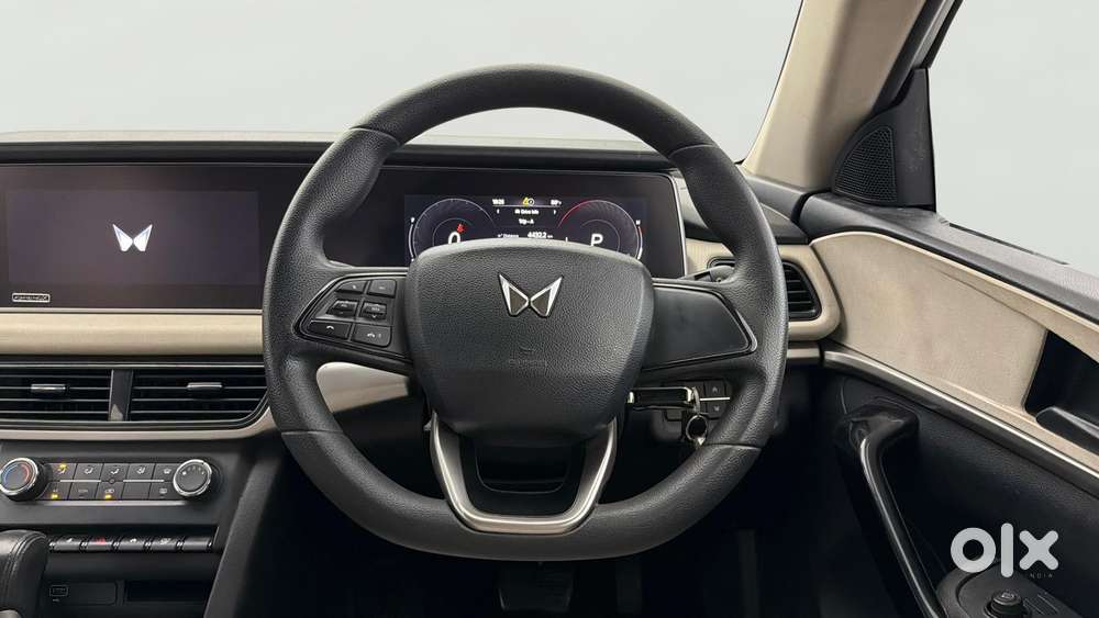 Mahindra Xuv700 2.0 Ax 5 Petrol At Str, 2022, Petrol