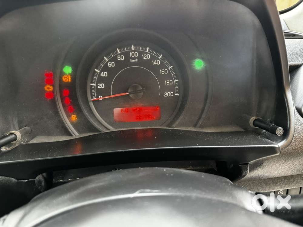 Maruti Suzuki Swift 1.2 Lxi (o), 2022, Petrol