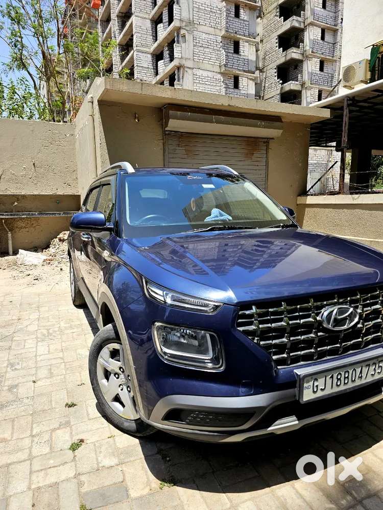 Hyundai Venue 2022 Petrol Well Maintained