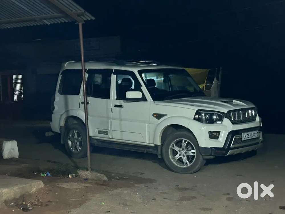 Mahindra Scorpio 1.99 S8 2015