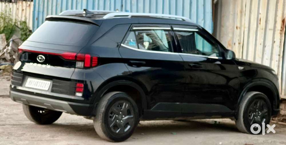 Hyundai Venue, 2023, Petrol