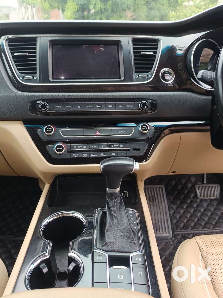 Kia Carnival Limousine Plus 7 Str, 2023, Diesel