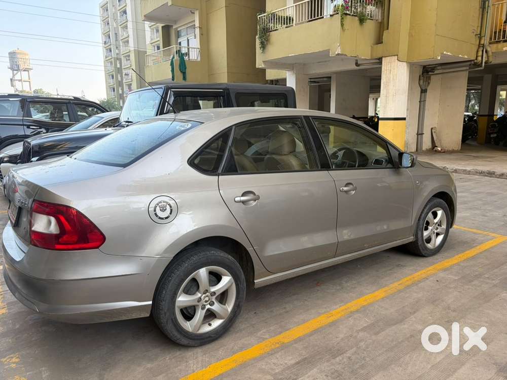 Skoda Rapid Elegance 2012